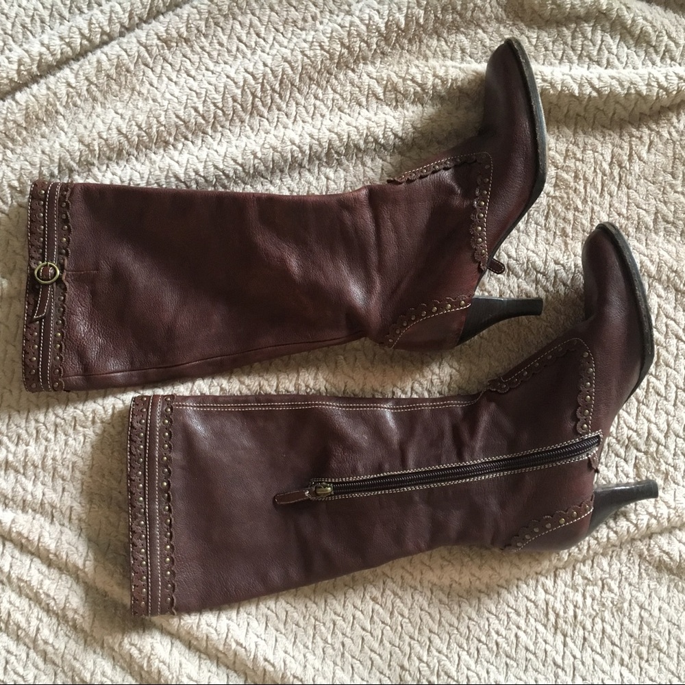 Moschino leather boot with small heel
